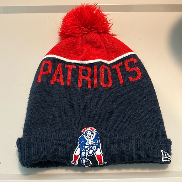 Vintage Logo New England Patriots pom Winter hat. New Era. OS fits Most - Picture 1 of 5